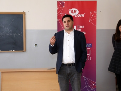 Ucom-ի տնօրենը բաց դաս անցկացրեց Կոշի «Արմաթ» լաբորատորիայի սաների և «Դասավանդի՛ր, Հայաստան»-ի աշակերտների համար (ֆոտո)