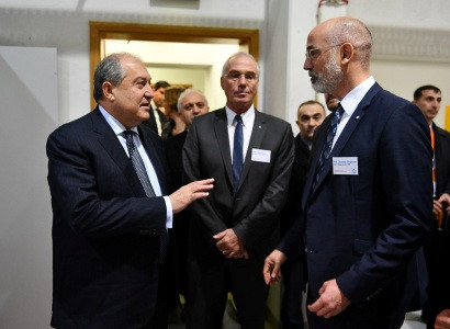 Ուրախ եմ «ԴԵԶԻ»-ում տեսնել հայ գիտնականների. նախագահն այցելել է գերմանական «ԴԵԶԻ» գիտահետազոտական կենտրոն (ֆոտո)
