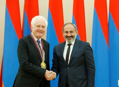 Նիկոլ Փաշինյանը ՀՀ պետական մրցանակ է հանձնել Ջեյմս Թրուշարդին՝ ՏՏ ոլորտում համաշխարհային ներդրման համար