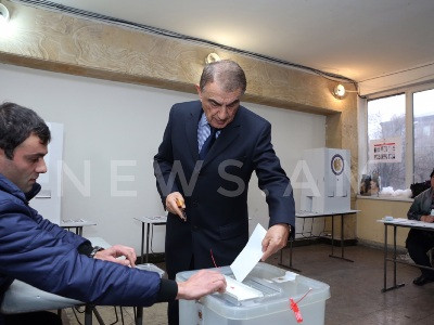 Armenian parliament speaker votes for safety of Armenia and Artsakh