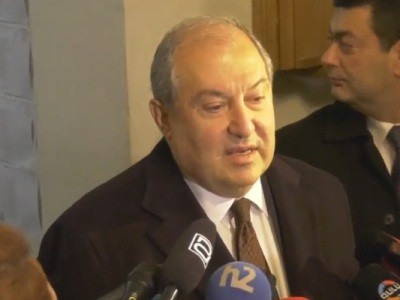 Armenia president casts his ballot