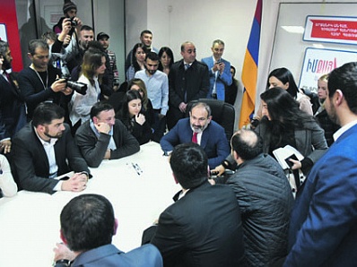 «Նեզավիսիմայա գազետա». Հայաստանի խորհրդարանում միայն թավշյա հեղափոխության աջակիցներն են անցել