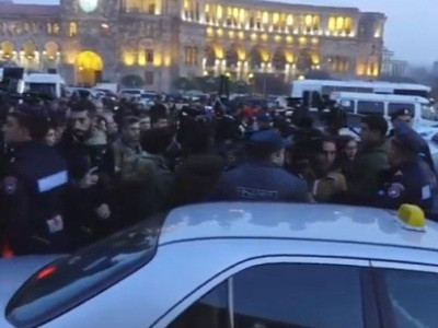 В Ереване проходит акция протеста сторонников Роберта Кочаряна