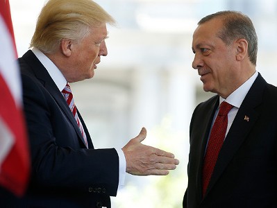 Президенты Турции и США обсудили по телефону будущую операцию в Сирии