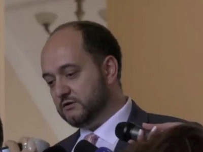 Ես չեմ ասել՝ տարօրինակ, ասել եմ՝ հետաքրքիր. Արայիկ Հարությունյանը՝ Արշակ Կարապետյանի մասին