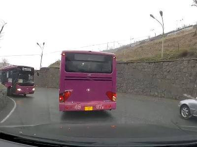 Երթևեկության կանոնների կոպիտ խախտում թույլ տված ավտոբուսի վարորդը հեռացվել է աշխատանքից (ֆոտո)