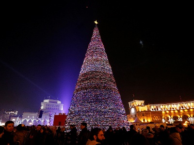 Ամանորի գիշերը Հանրապետության հրապարակում քաղաքացիներին կուրախացնեն հայկական էստրադայի արտիստները