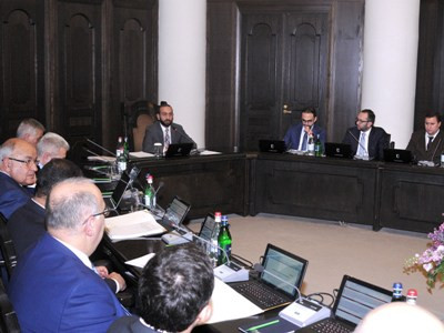 Քաղաքի կենտրոնի սուպերմարկետներում ու մոլերում հրաժարվում են ՀԴՄ կտրոն տալ. Արարատ Միրզոյանը՝ ՊԵԿ նախագահին
