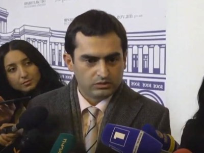 Կառավարությունը կապ չունի. Հակոբ Արշակյանը կհանդիպի Թալինում ճանապարհ փակած աշխատակիցների հետ