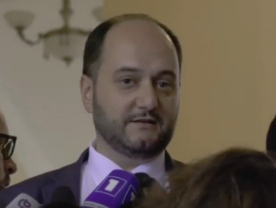 Կոչ կանեմ «Լույս»-ին ավելի շատ խոսել իրենց խնդիրներից եւ քիչ մեջբերել Արայիկ Հարությունյանին. ԿԳ նախարարի պաշտոնակատար
