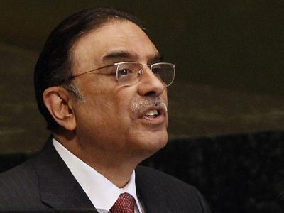 Pakistan bans ex-president Zardari from leaving country