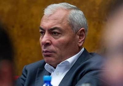 «Հրապարակ». «Ջերմուկ Գրուպ»-ի հիմնադրի որդին հայտնվել է Փաշինյանի թիրախում. Արսենյանը որդուն փախցրել է
