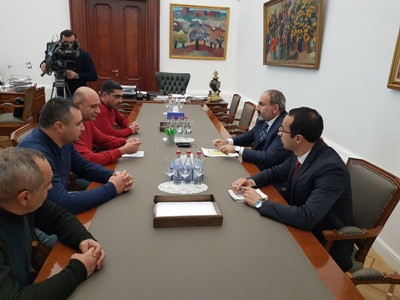 «Չենք ասում՝ այս 5 մլրդ դրամը վերցրեք եւ հաշիվները մաքրեինք». Փաշինյանը՝ կենսաթոշակի անցած նախկին զինծառայողներին