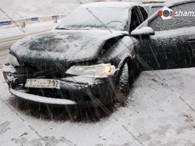 Ավտովթար «Արծվի թևեր»-ի մոտ. բախվել են Opel-ն ու Ford Transit-ը (ֆոտո)