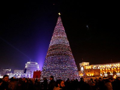 Ամանորի բացօթյա տոնակատարությունը Հանրապետության հրապարակում (ֆոտո)