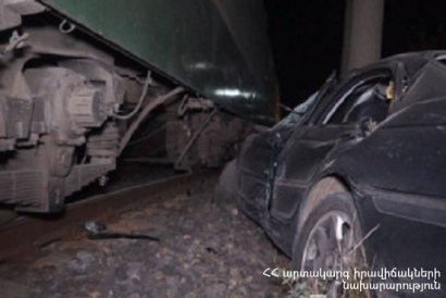 Մեքենան բախվել է արգելապատնեշին. կա տուժած