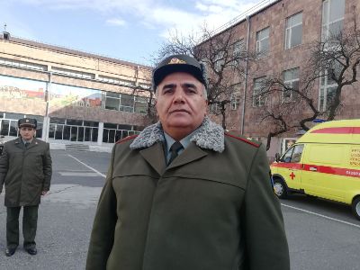 Առաջին անգամ ժամկետային զինծառայողները իրենց հետ կարող են ունենալ բջջային հեռախոսներ. ՀՀ զինկոմ