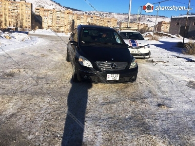 Կոտայքի մարզում Mercedes-ը վրաերթի է ենթարկել 19-ամյա աղջկան. ոստիկանները հայտնաբերել են վարորդին ու մեքենան (ֆոտո)