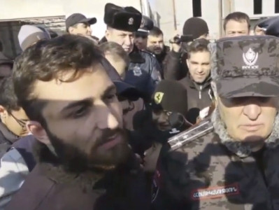 Չեք ծուլանա, մեկ-երկու բառ կխոսաք ԱԺ–ում. ցուցարները պահանջում են պատգամավորներին գալ ակցիայի վայր