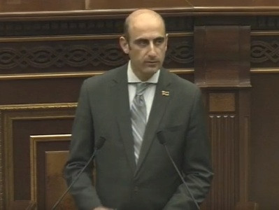 Նարեկ Զեյնալյանն առաջարկում է «բեյբի բում»-ի համար մայրերին հարկային արտոնություն տալ