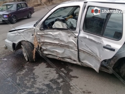 «Վանաձոր Քիմպրոմ»-ի հերթափոխի պետը Volkswagen-ով բախվել է հաստաբուն ծառին. նրան տեղափոխել են հիվանդանոց (ֆոտո)