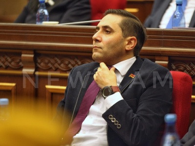 «Հաշիվները պարզեք դահլիճից դուրս». Կրքերը ԱԺ-ում թեժացան. Իրար «կպան» Մարուքյանն ու ԲՀԿ-ական պատգամավորը