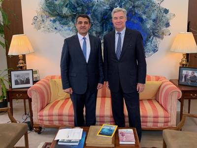 Armenia ambassador meets with US senator from Rhode Island