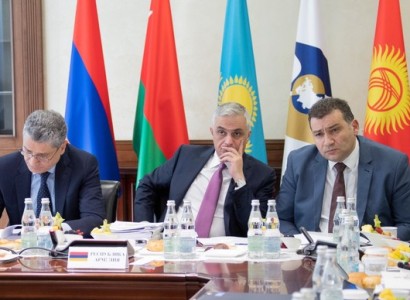 Armenia's Deputy PM heads to Moscow from Cairo
