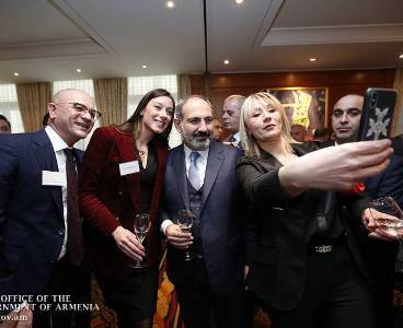 Newspaper: After Davos, Armenia PM will again go to Moscow