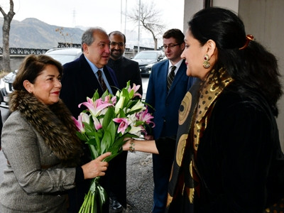 Armenia President visits India embassy