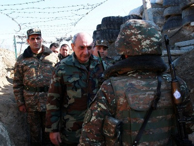 Artsakh president visits border