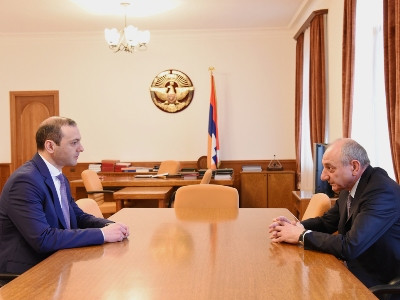 Karabakh President receives Armenia Security Council chief
