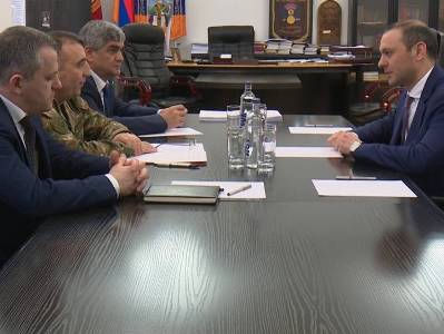 Karabakh Defense Minister receives Secretary of Security Council of Armenia