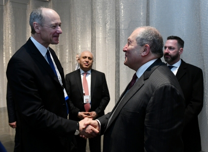 Armenian President meets member of Managing Board of “Siemens” in Munich