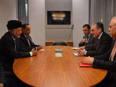 Armenia FM discusses bilateral agenda with Oman colleague