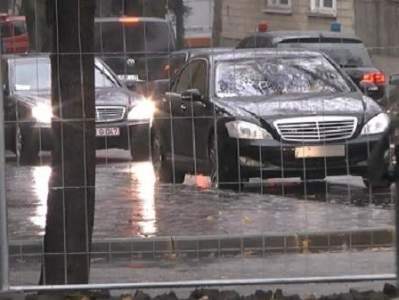 One of cars of Moldovan President's motorcade crashes