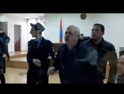 Судебное заседание по делу группы «Сасна црер» прервалось из-за инцидента