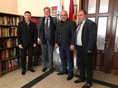 Armenia’s Heritage Party hosts Colombia ex-president, EPP secretary general