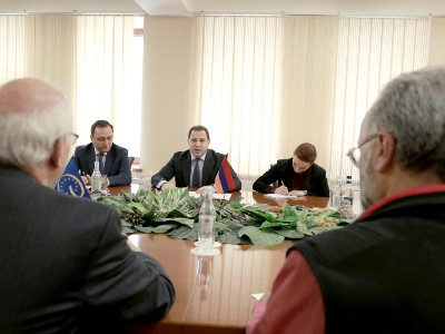 Armenia defense minister, CoE delegate discuss humanitarian law in Karabakh conflict