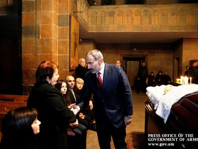 Նիկոլ Փաշինյանը մասնակցել է Սուրեն Հարությունյանի հոգեհանգստի արարողությանը