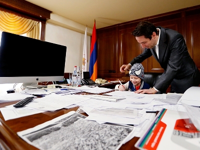 Քաղաքապետը հյուրընկալել է «Սիթի օֆ Սմայլ» հիմնադրամի ծրագրի մասնակից 6-ամյա Հրանտ Արշակյանին