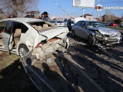 Խոշոր վթար Երեւան-Աշտարակ ճանապարհին. Mercedes-ը բախվել է կայանված Nissan-ին. կա 5 վիրավոր (ֆոտո)