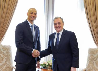 Armenian FM receives James Appathurai