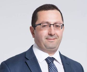 «Հրապարակ». Դուռ փակողի առջեւ նոր դռներ են բացվում. ԵՊՀ ռեկտորի նոր թեկնածու