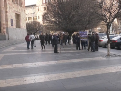 «Ցուցաբերվել է կանխակալ մոտեցում». Քոլեջի դասախոսներն ու ուսանողները՝ կառավարության դիմաց