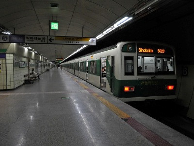Սեուլի մետրոյում գնացքը դուրս է եկել գծերից