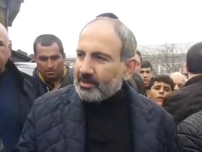 Pashinyan gets acquainted with community problems in Armenia village