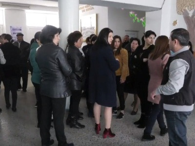 Ավշարի դպրոցը կաթվածահար վիճակում է. դպրոց են «հաճախում» միայն տնօրենը, մարզպետի քեռիները և ոստիկանները (ֆոտո)