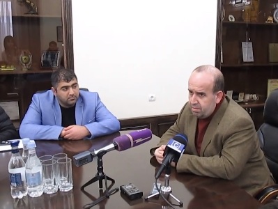 Համայնքապետը չի մտնելու համայնքապետարան, մենք դա թույլ չենք տալու․ Անիի բնակիչներին ընդունել է մարզպետը