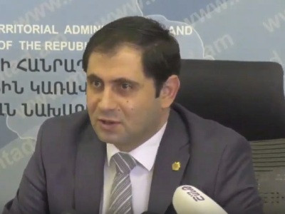 Չպետք է տուրք տանք արմատացած կլանային եւ ազգակցական կապով իրենց աթոռին գամված համայնքապետերին. Պապիկյան